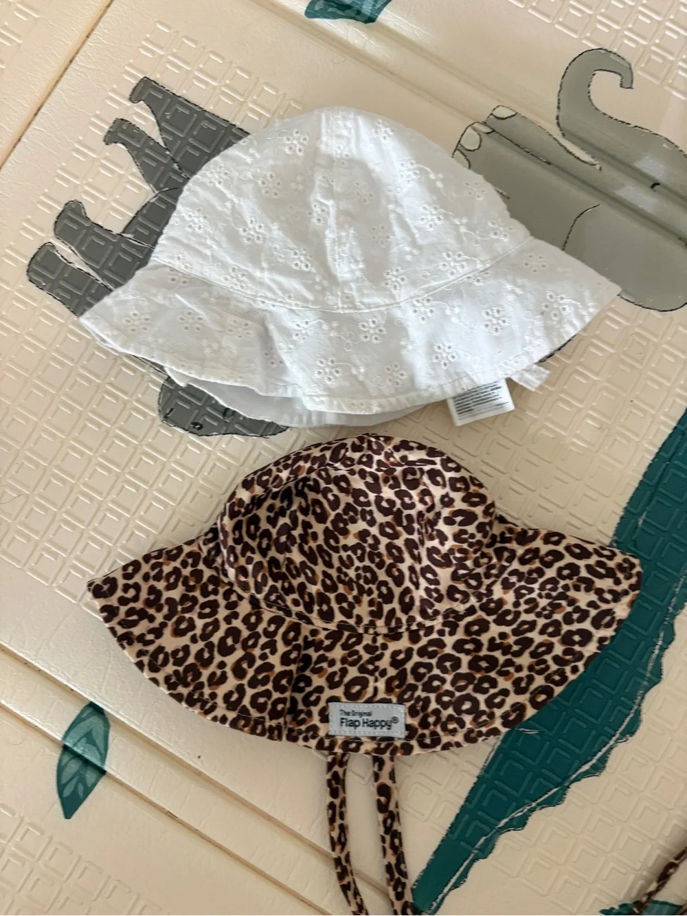 BABY GAP & FLAP HAPPY baby sun hat bundle